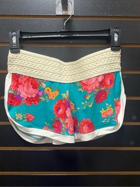 Kelly Nishimoto CB Lounge Floral Scrunch Booty Shorts Medium